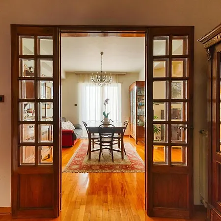 Guesthost - Ressmann 1 - 10 Min From Teatro Rossetti Apartment