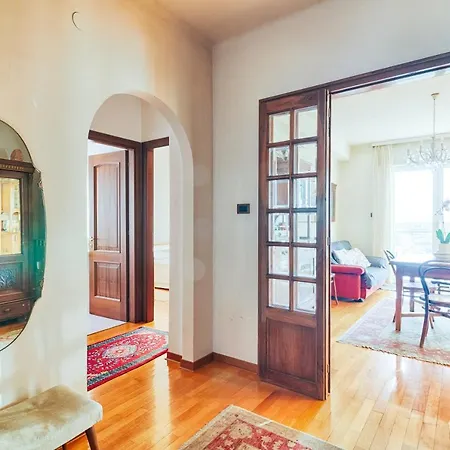 Апартаменти Guesthost - Ressmann 1 - 10 Min From Teatro Rossetti Трієст