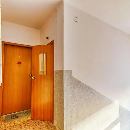 Апартаменти Guesthost - Ressmann 1 - 10 Min From Teatro Rossetti